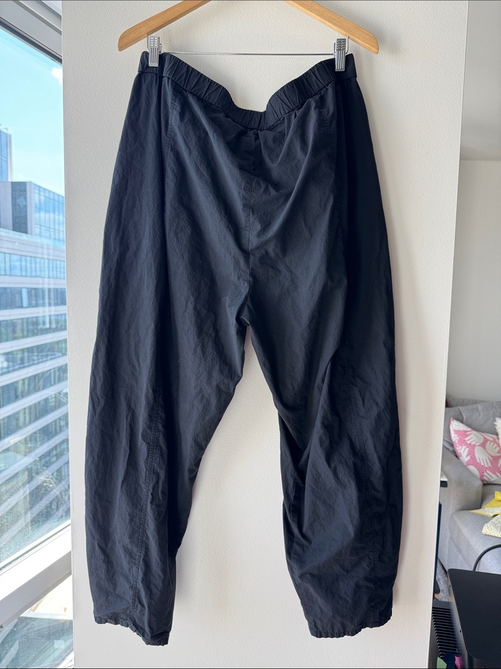 Eileen Fisher Black light weight pants - Picture 3 of 4